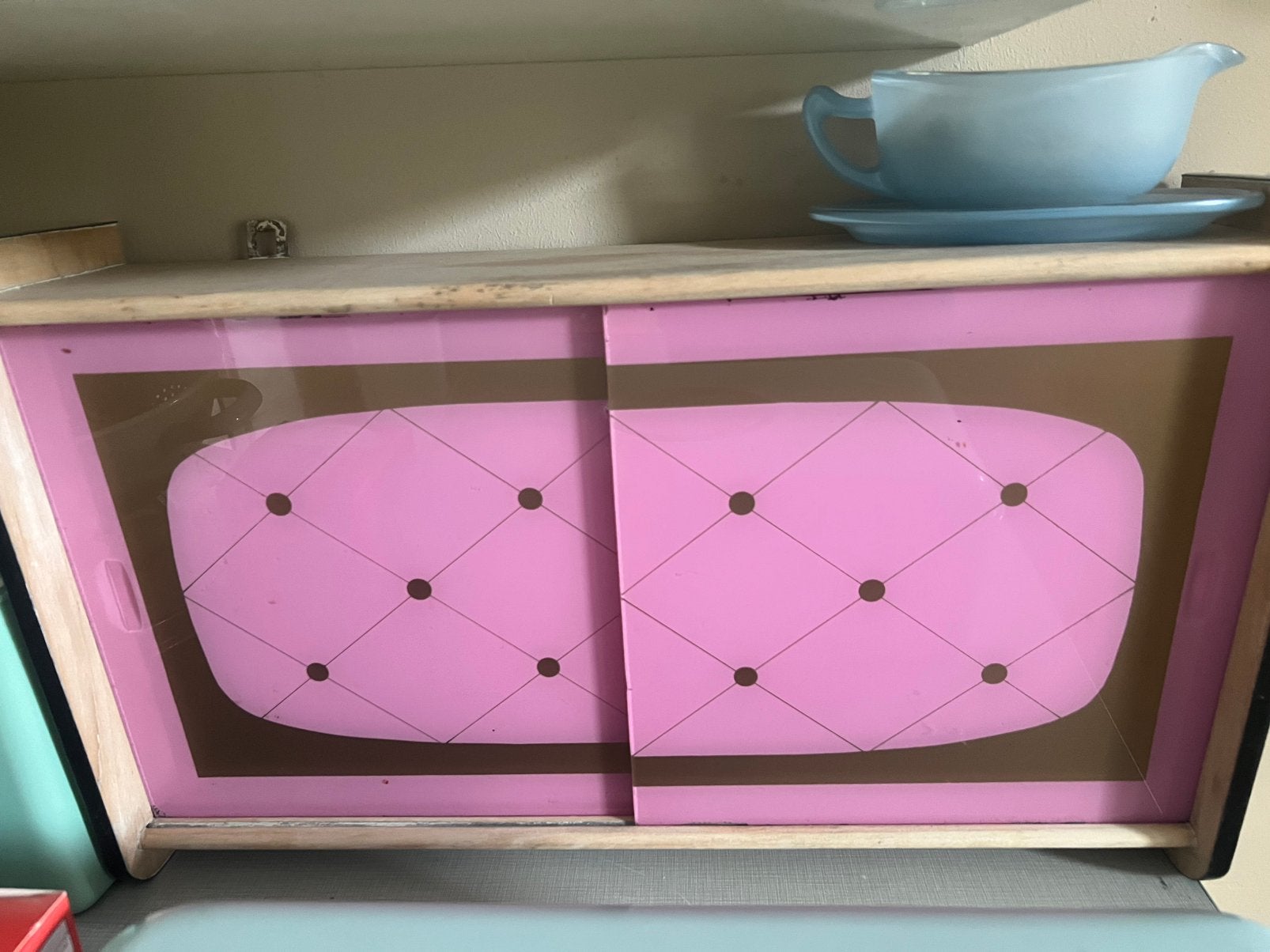Pastel rockabilly fifties jaren 50 60 roze wandkastje, Ophalen of Verzenden, Huis en Inrichting