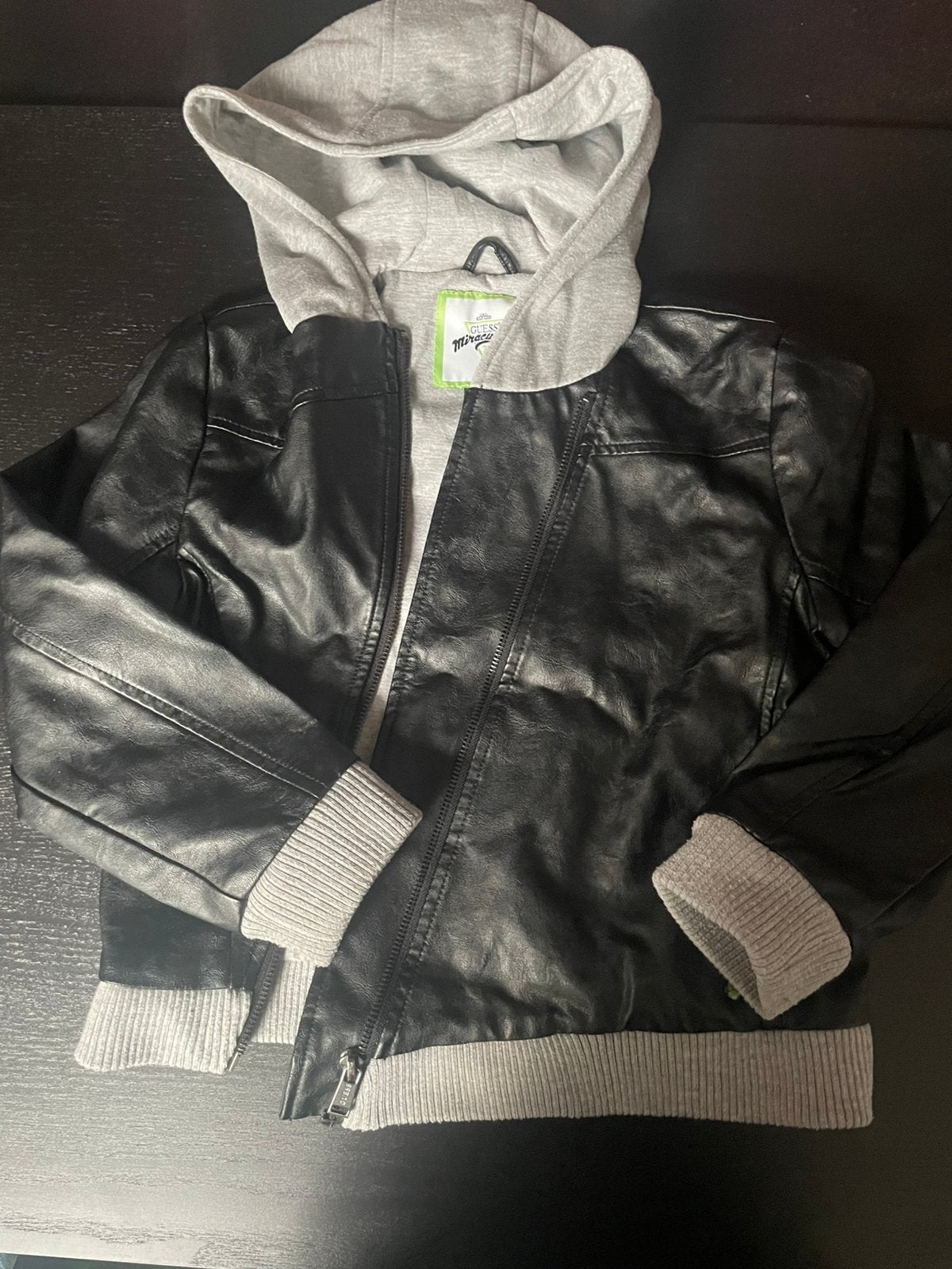 Guess Miraculous leather look jas mt 128, Ophalen of Verzenden, Zo goed als nieuw, Jongen, Jas