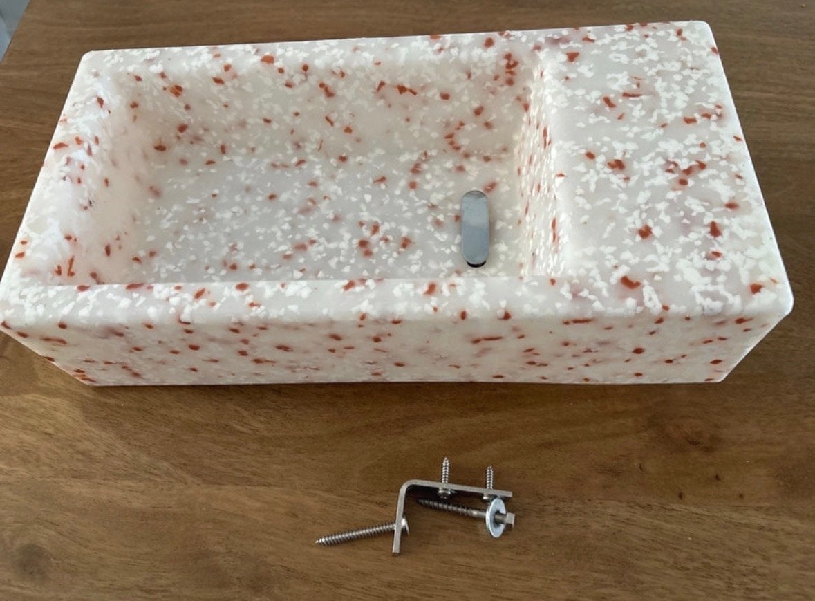 Clou Flush 3 fontein - 36x18cm - rechts - gerecycled polyeth, Verzenden, Nieuw, Steen, Wastafel