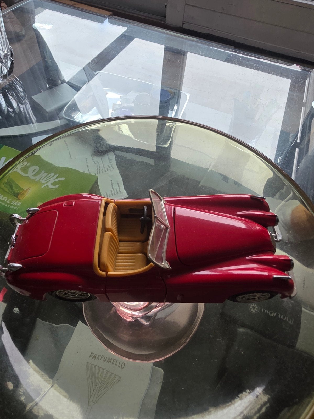 Burago Jaguar XK120 - Rode Diecast Modelauto 1:24, Ophalen of Verzenden, Zo goed als nieuw, Auto, Overige merken