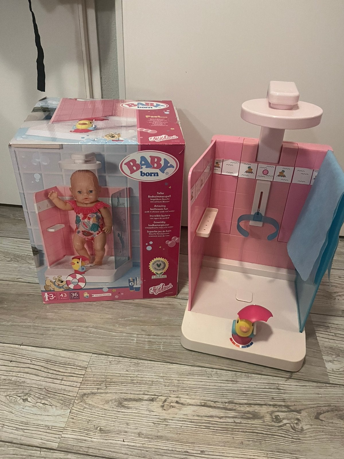 Babyborn douche met doos, Kinderen en Baby's, Speelgoed | Poppen, Ophalen, Zo goed als nieuw, Babypop
