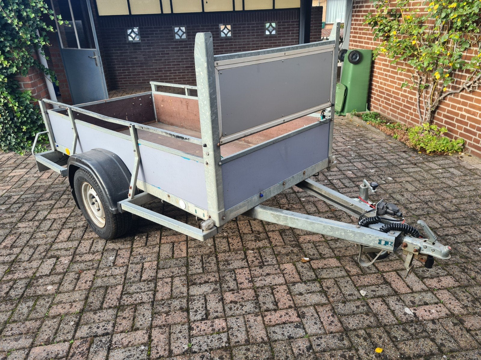 Robuuste aanhanger met opzetstukken, Ophalen, Gebruikt