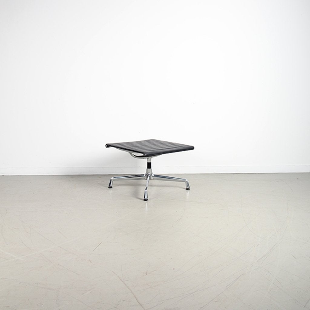 1x Vitra Eames EA 125 Voetenbank Zwart Leer - Chroom, Niet ingevuld, Ophalen of Verzenden, Zo goed als nieuw, Leer