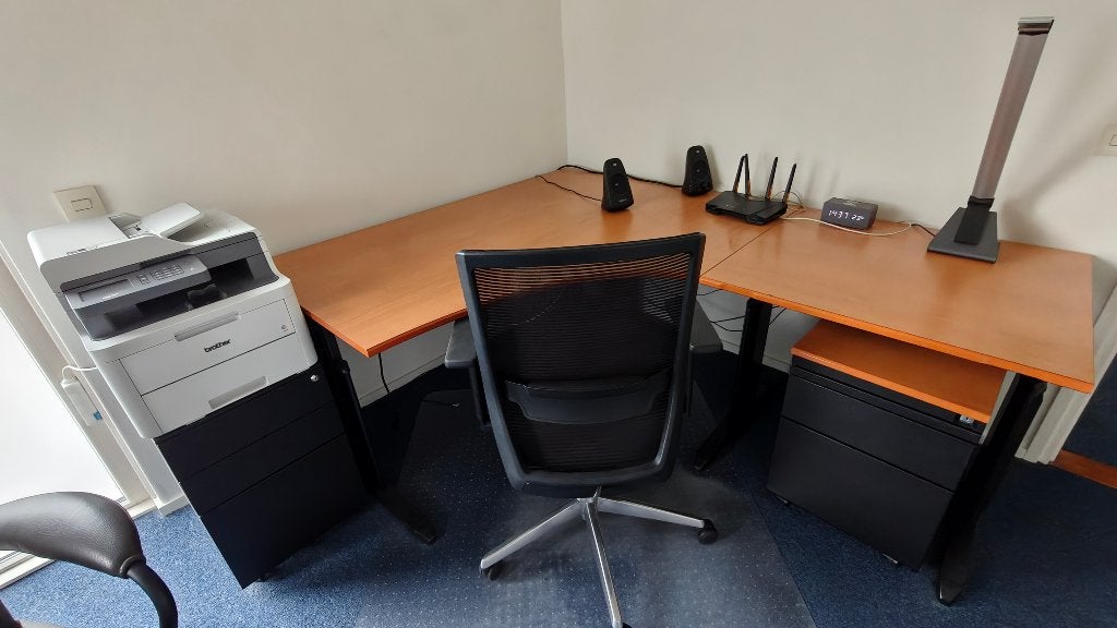 Hoek bureau bureaustoel bureaulamp bureau ladekast, Diversen, Bureau-accessoires, Ophalen of Verzenden, Gebruikt