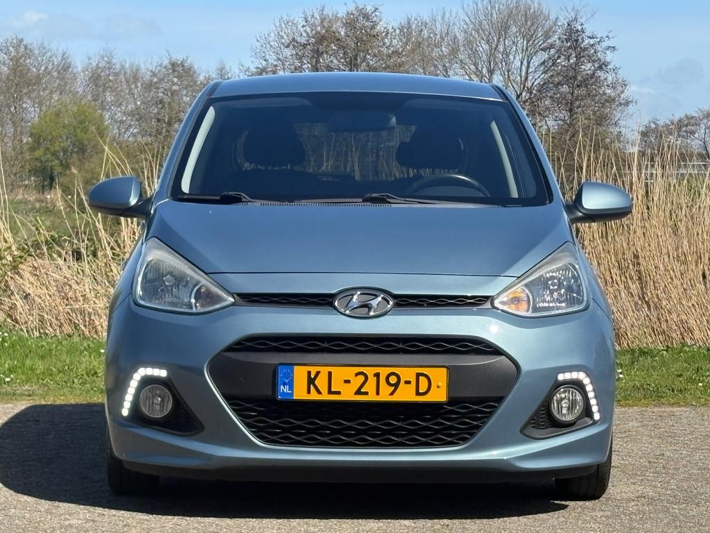 Hyundai I10 1.0i i-Premium | Meta Blue | Bluetooth/Cruise/LE, Auto's, Hyundai, Voorwielaandrijving, Stof, Gebruikt, Blauw