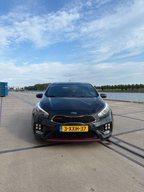Kia (Pro) Cee d 1.6 T-gdi 2014 Zwart, Auto's, Kia, Voorwielaandrijving, 1591 cc, 4 cilinders, Leder en Stof