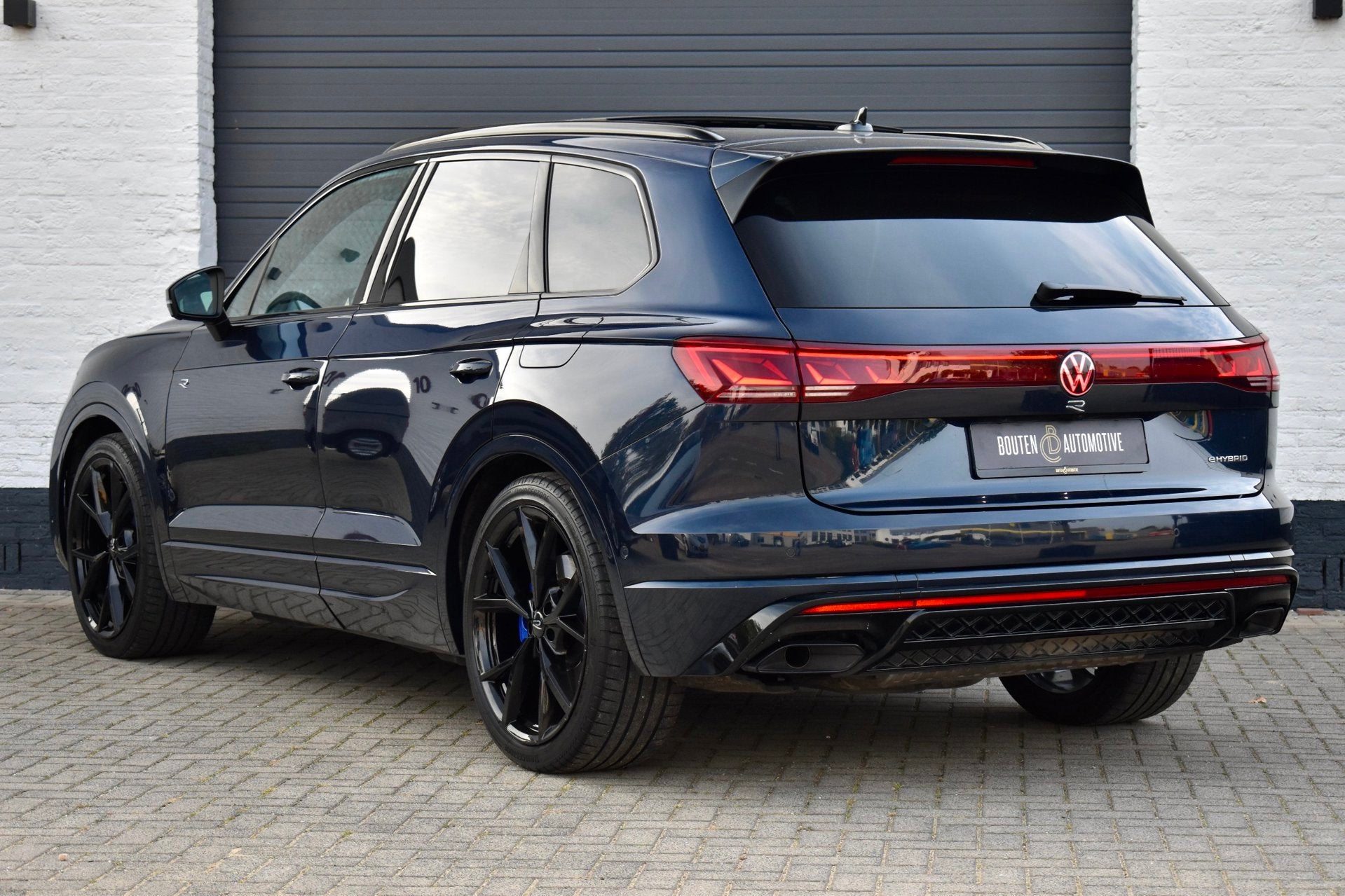 Volkswagen Touareg 3.0 TSi eHybrid 4MOTION R Edition|Pano|Ma, Automaat, Dealer onderhouden, Gebruikt, 2995 cc