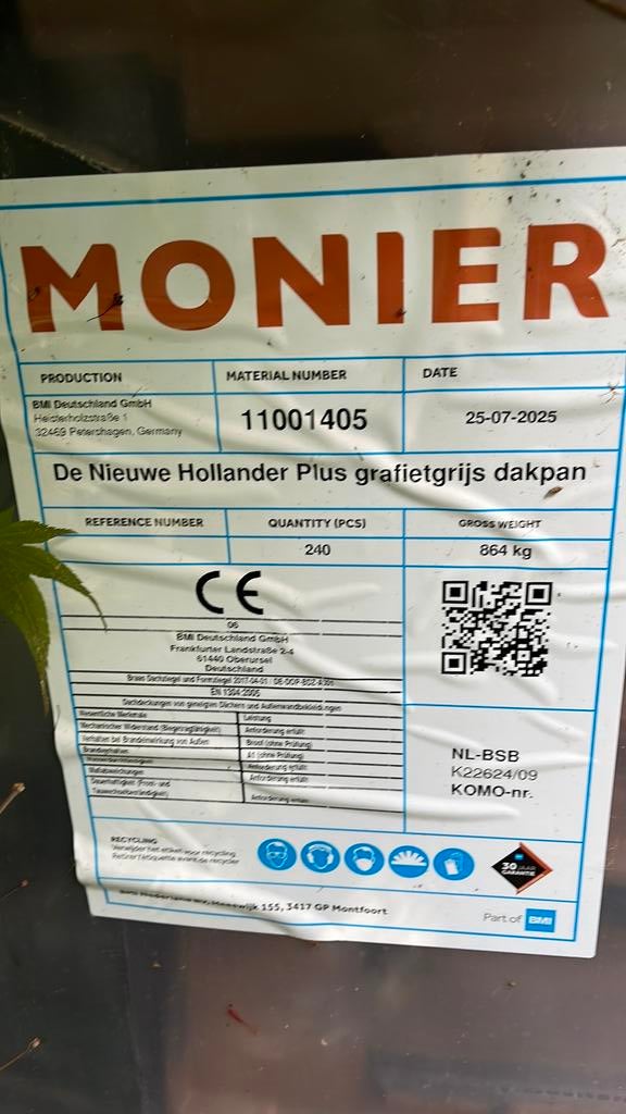 Dakpannen nieuw, Doe-het-zelf en Verbouw, Dakpannen en Dakbedekking, Ophalen, Steen of Klei, Zwart, Zo goed als nieuw