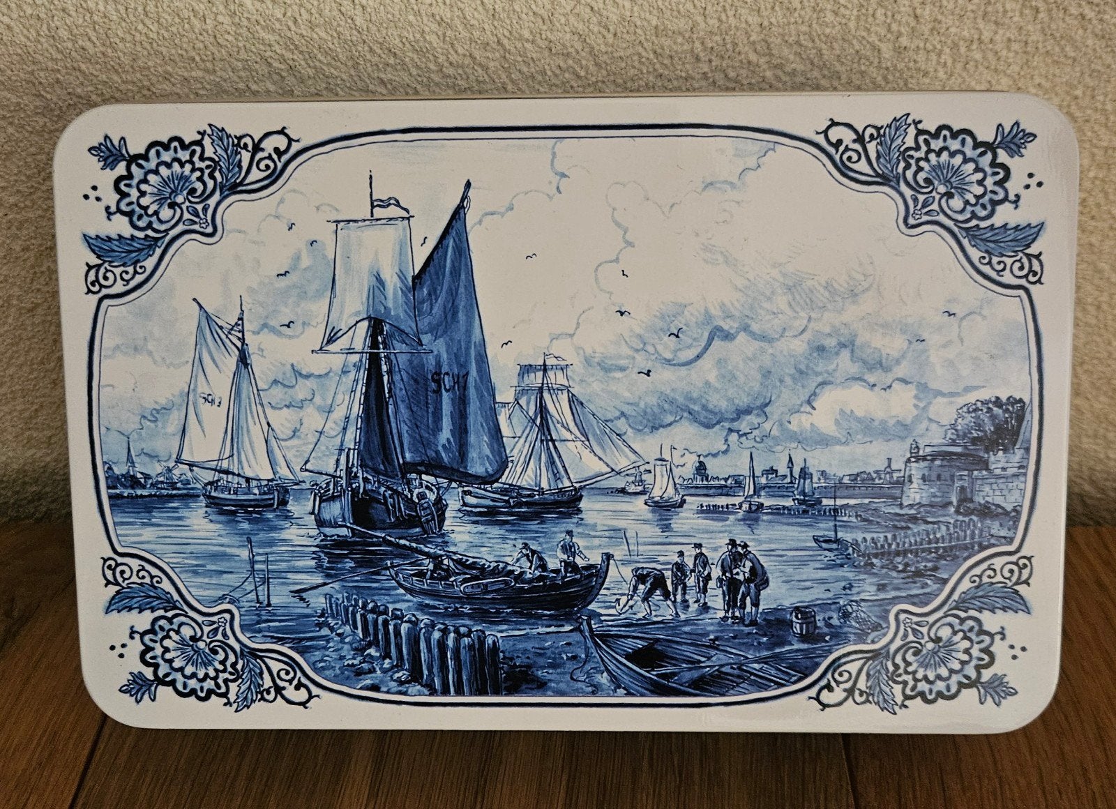 Hellema Hallum zee blik klassiek Delfts blauw 21x13,5 x6,5cm, Ophalen of Verzenden, Nieuw, Koek(jes)