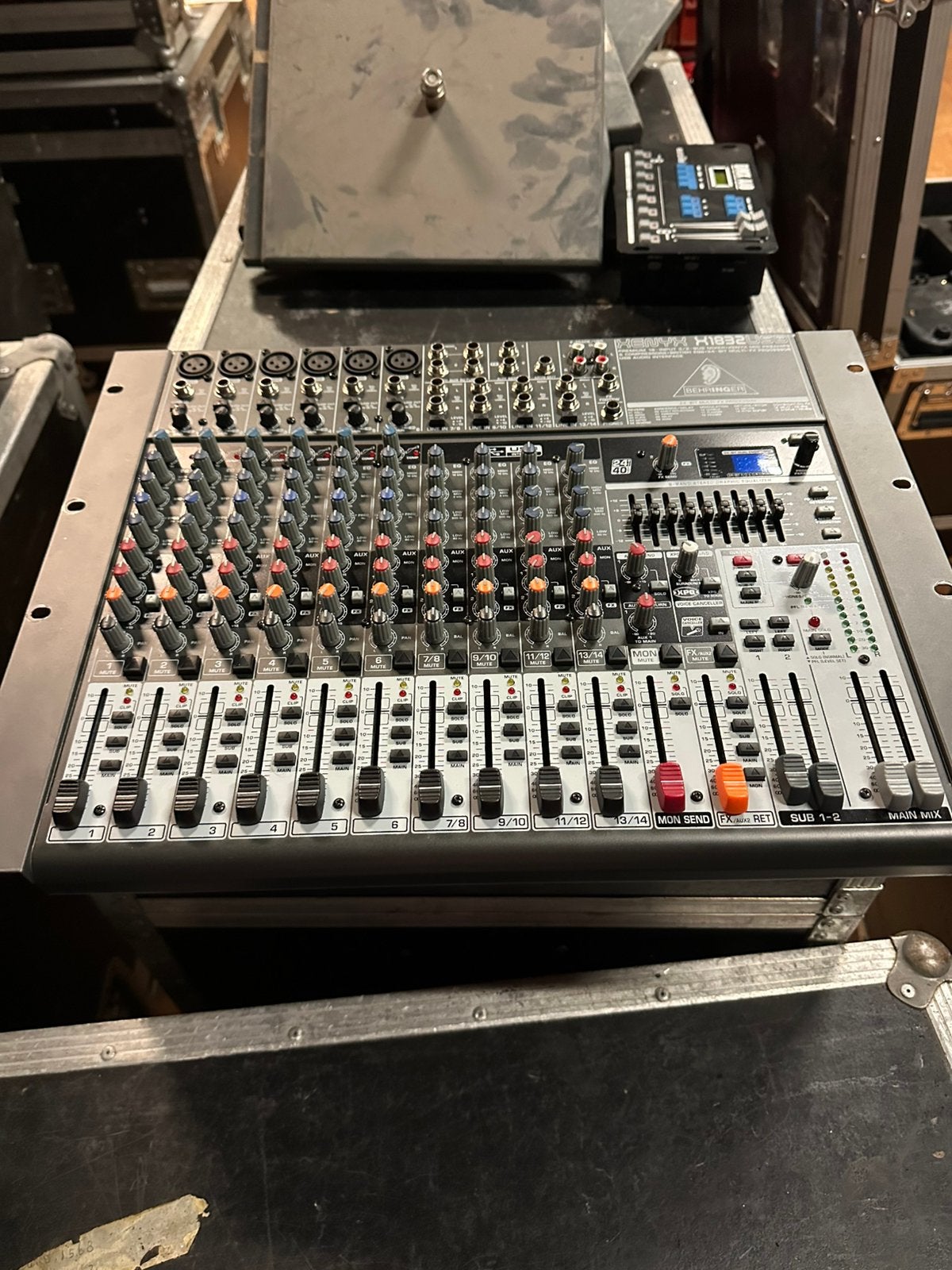 Behringer xenex X1832USB mengtafel, Muziek en Instrumenten, Mengpanelen, Gebruikt, Behringer, Microfooningang, Ophalen of Verzenden