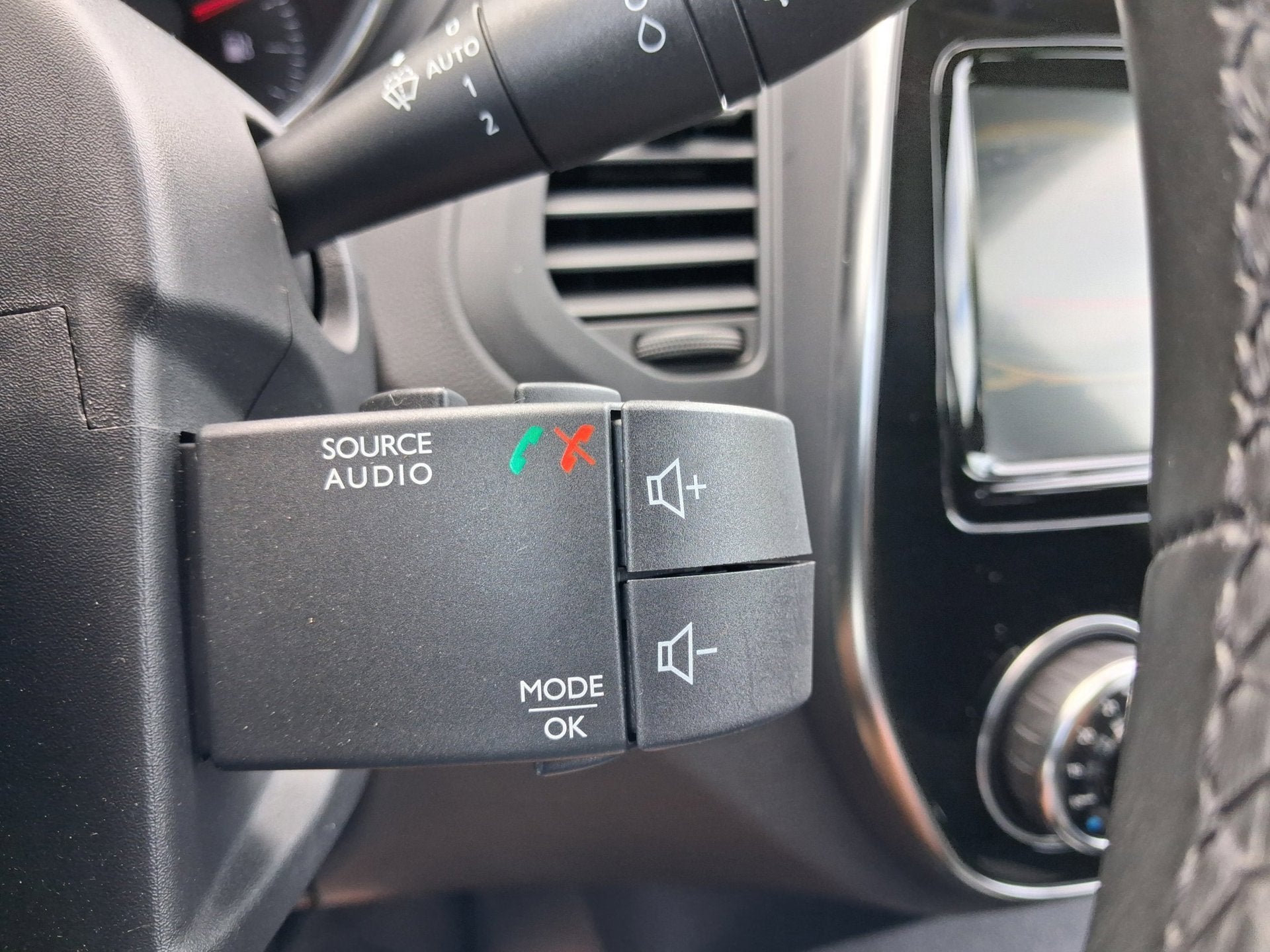 Foto 25 van Renault Captur 0.9 TCe Intens LED clima Navi pdc lage km ALL
