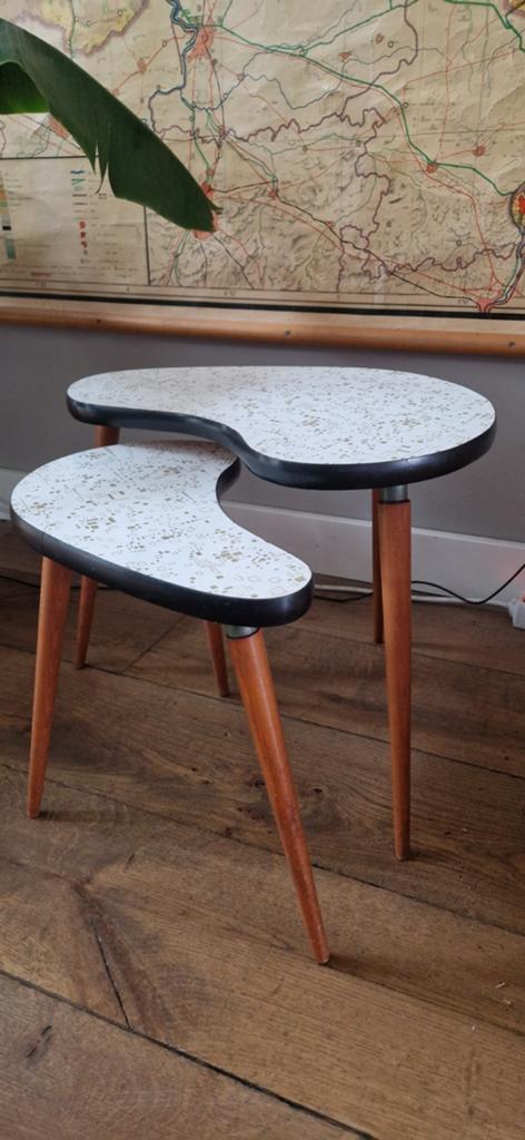 mooie vintage nestling set /retro bijzettafeltjes niervormig, Ophalen, Huis en Inrichting