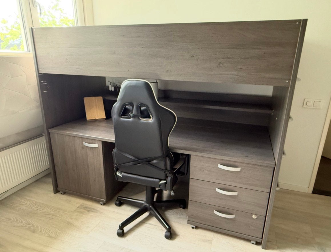 Tienerkamer hoogslaper met bureau en kledingkast Babypark, Ophalen, Zo goed als nieuw, Jongetje of Meisje