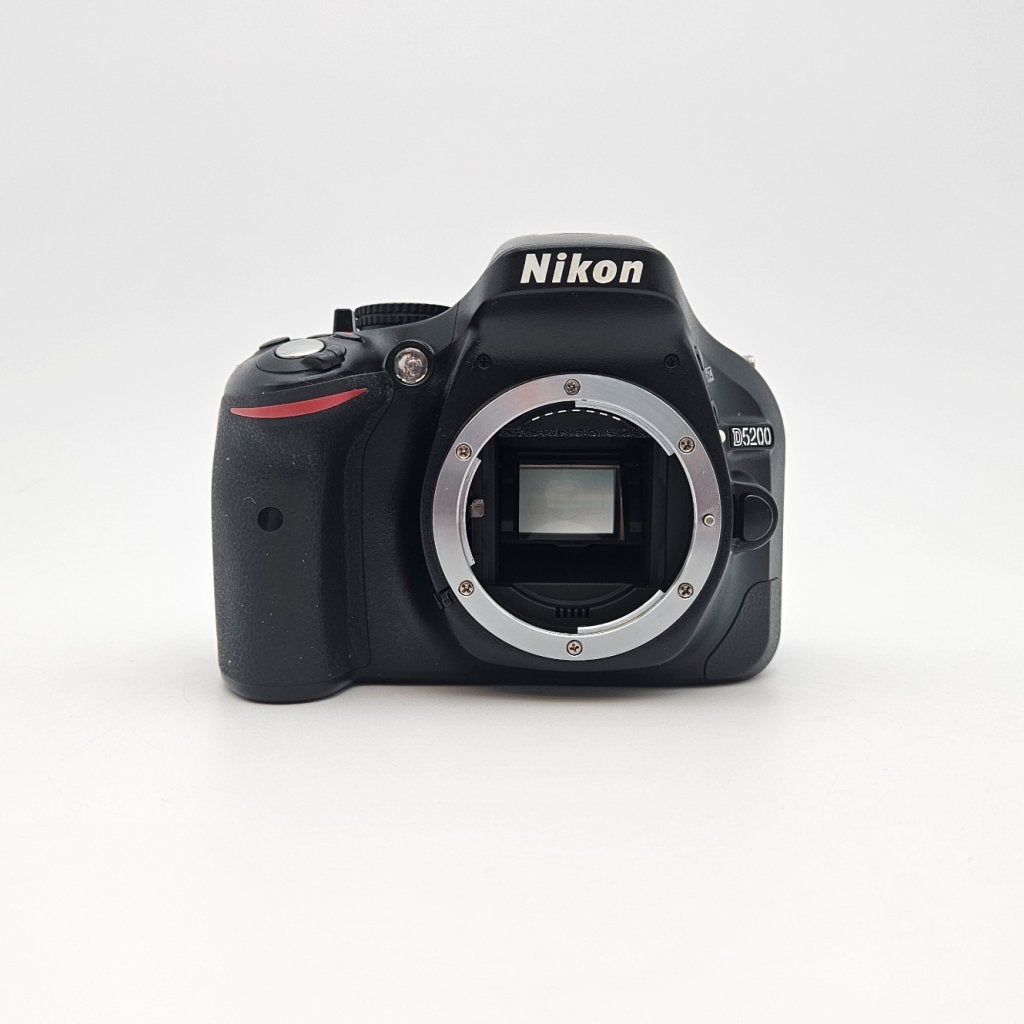 Nikon D5200 Losse Body in Nette Staat, Nikon, Zo goed als nieuw, Support@nikon.com, Nikon Corporation
Shinagawa Intercity Tower C
2-15-3, Konan, Minato-ku
Tokyo 108-6290
Japan