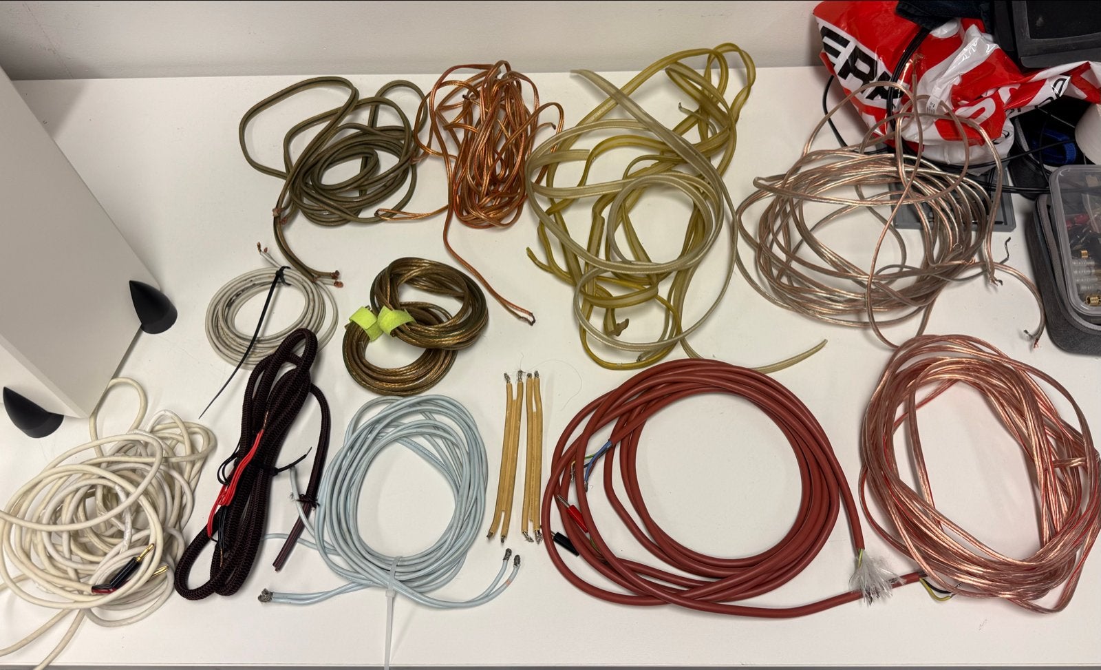 Diverse luidsprekerkabels in de mix, Audio, Tv en Foto, Audiokabels en Televisiekabels, Ophalen of Verzenden, Gebruikt, 10 meter of meer