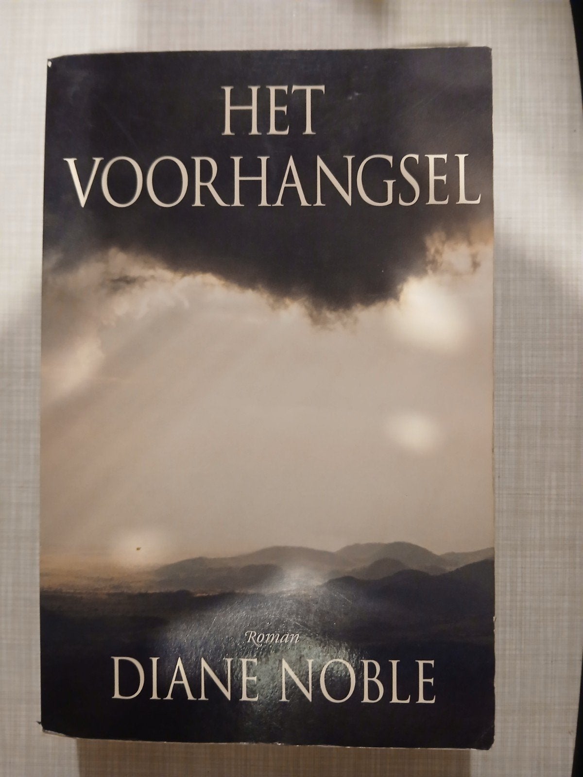D. Noble - Het voorhangsel, Ophalen of Verzenden, Gelezen, D. Noble