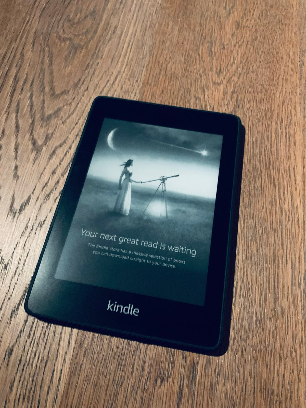 Kindle e-reader met oplader - Lichte schade, goede staat, Ophalen of Verzenden, Gebruikt
