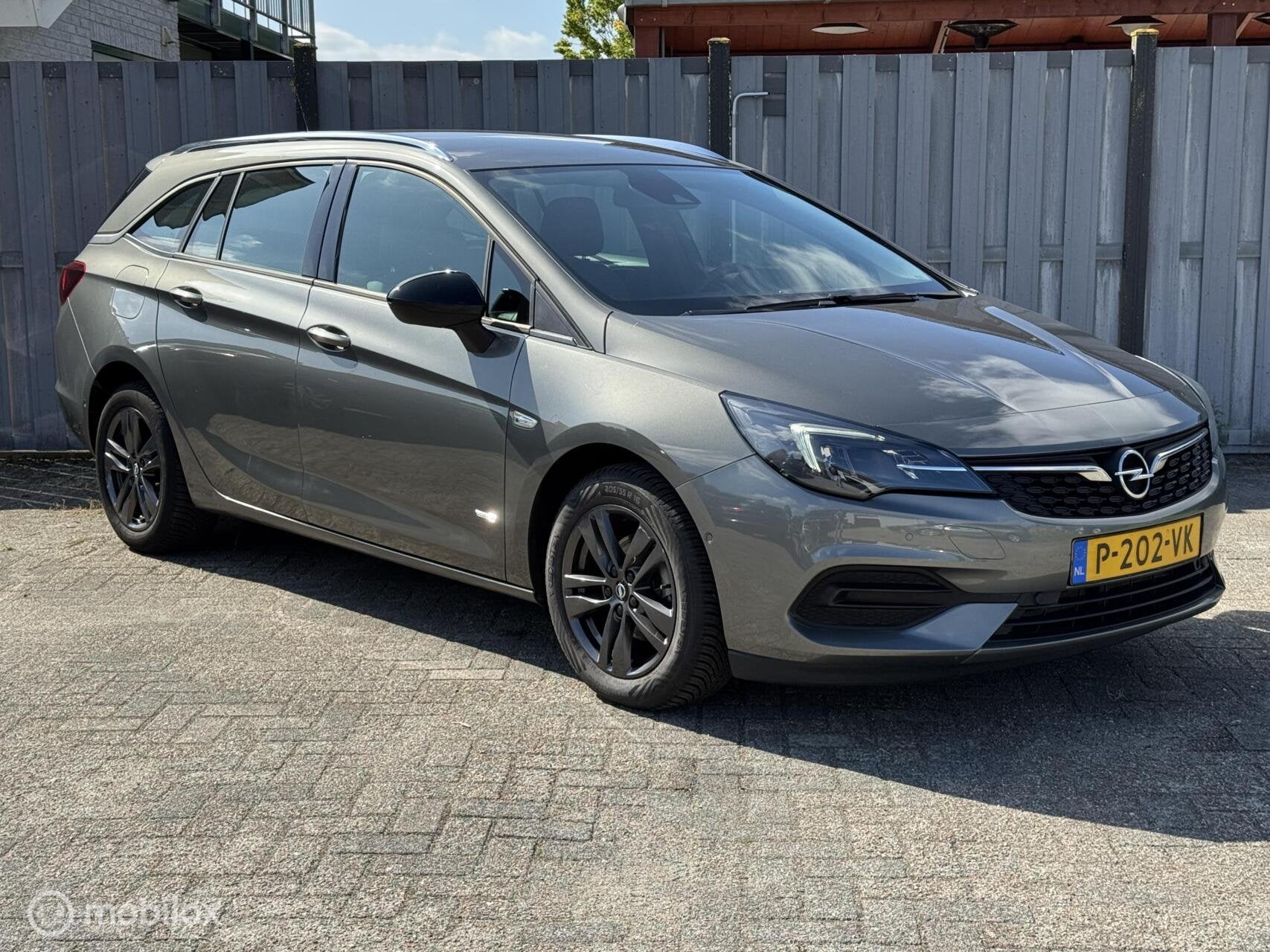 Opel Astra Sports Tourer 1.2 Design&Tech, Auto's, Voorwielaandrijving, Gebruikt, Euro 6, 1199 cc