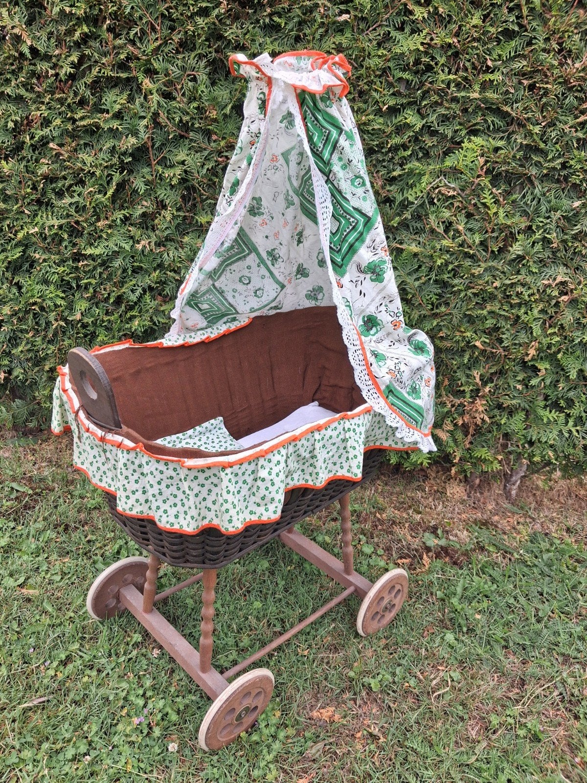 Vintage poppenwieg met wielen poppenwagen, Ophalen, Gebruikt, Overige typen