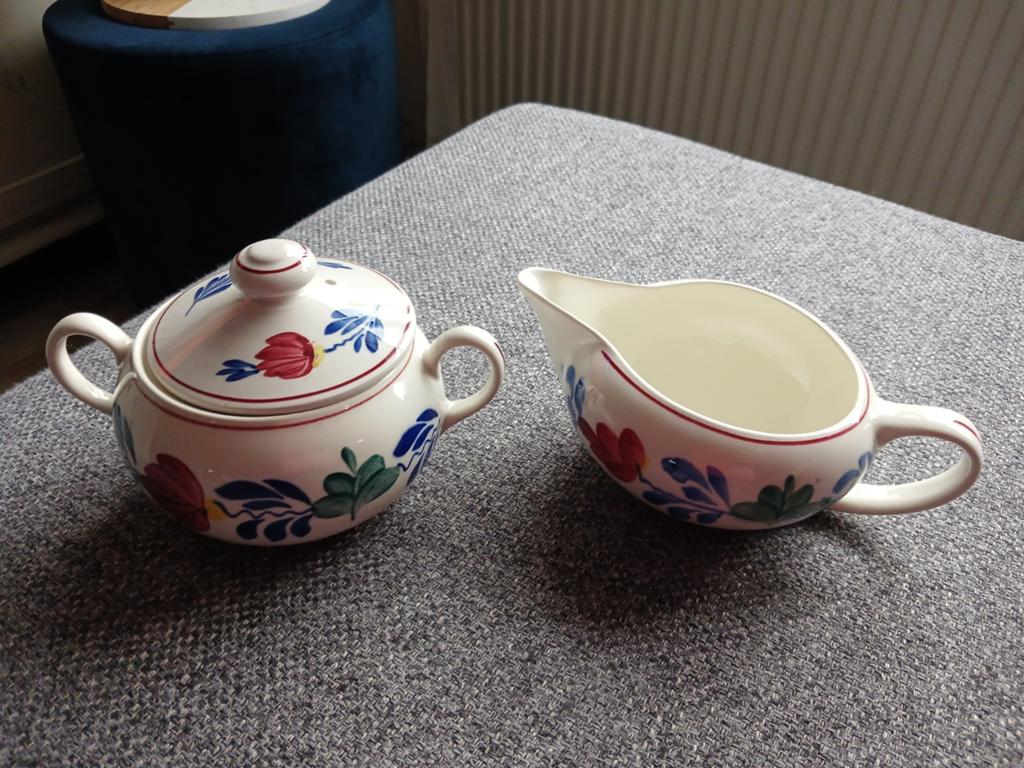 Boerenbont suikerpot en melkkannetje, Gebruikt, Overige typen, Ophalen of Verzenden, Aardewerk
