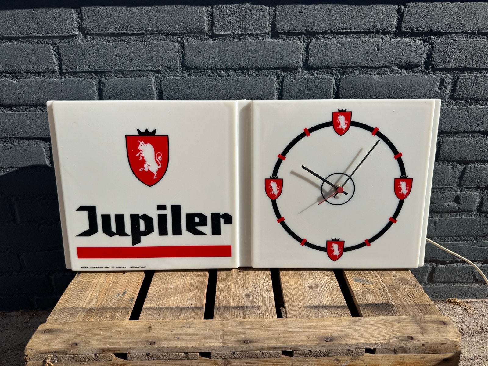 Vintage Jupiler Lichtbak met Klok - Perfect voor de Man Cave, Ophalen, Gebruikt, ., Lichtbak of (neon) lamp