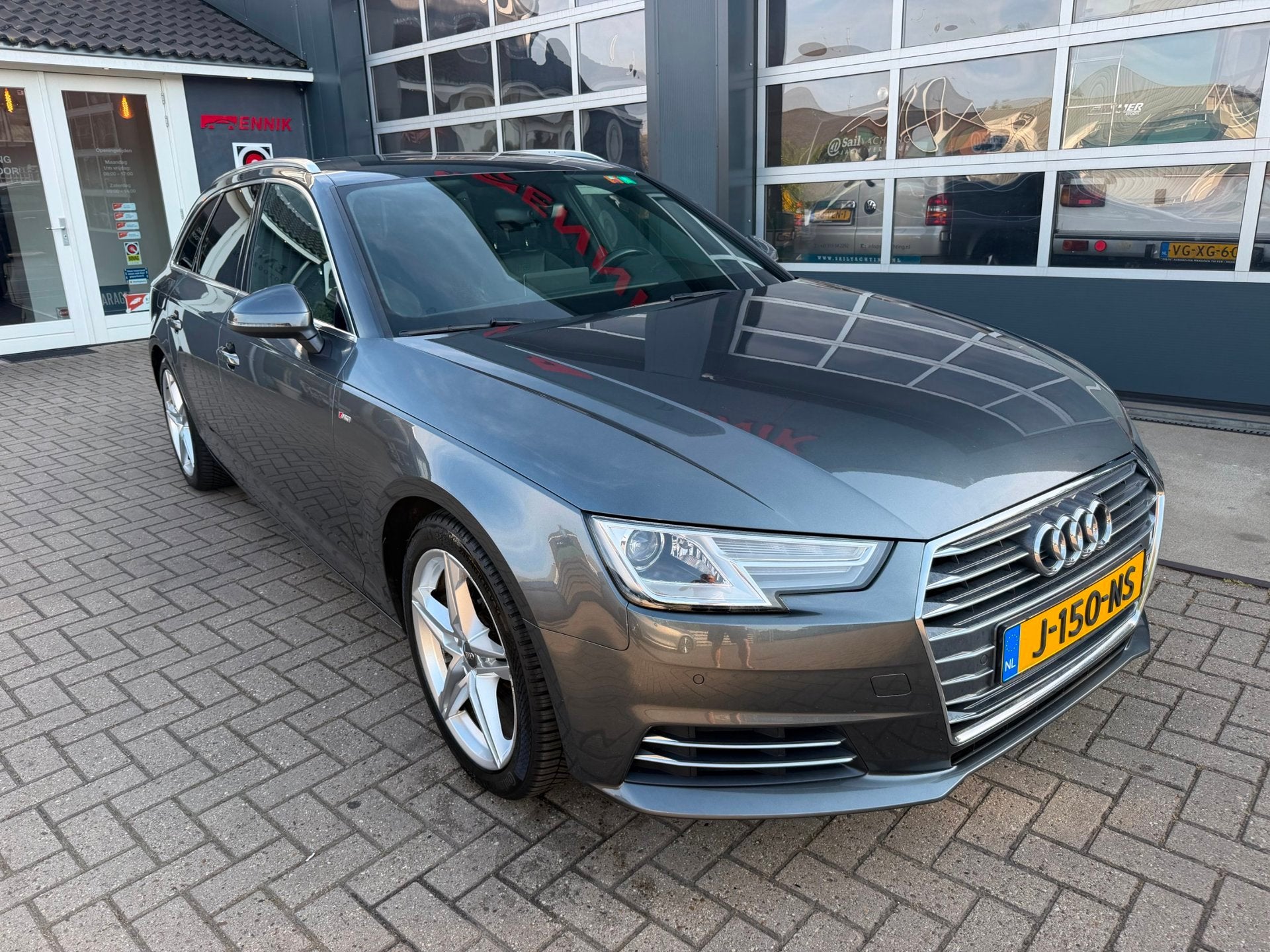 Foto 2 van Audi A4 Avant 1.4 TFSI Design Pro Line Plus S-Line / Camera