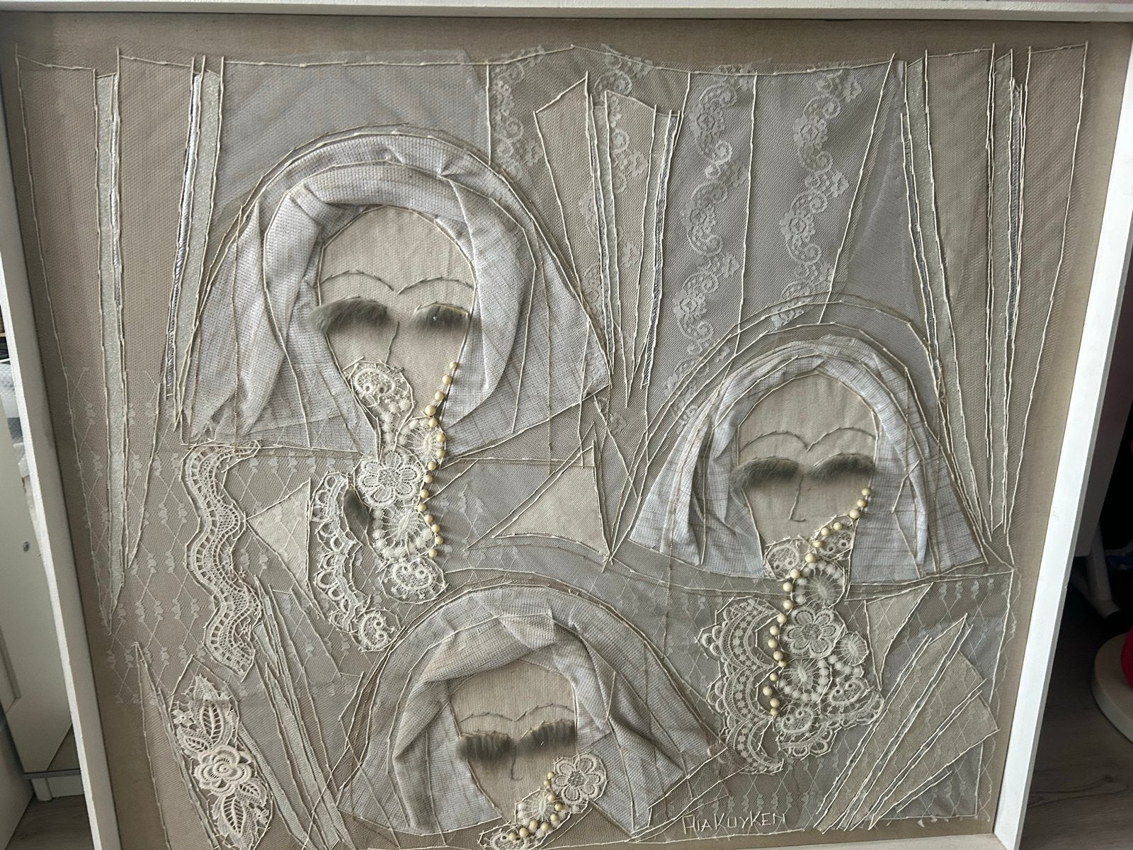 Textielkunstwerk van Ria Kuyken - Drie Vrouwen. 120x110cm, Ophalen of Verzenden