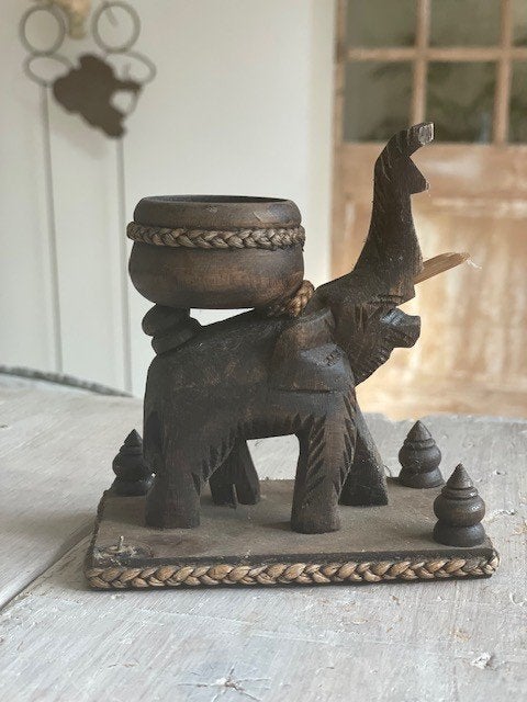 Vintage houtsnijwerk Olifant Azie / Thailand. Rookstel asbak, Antiek en Kunst, Bruin, 13 cm, Handgemaakt, Houtsnijwerk