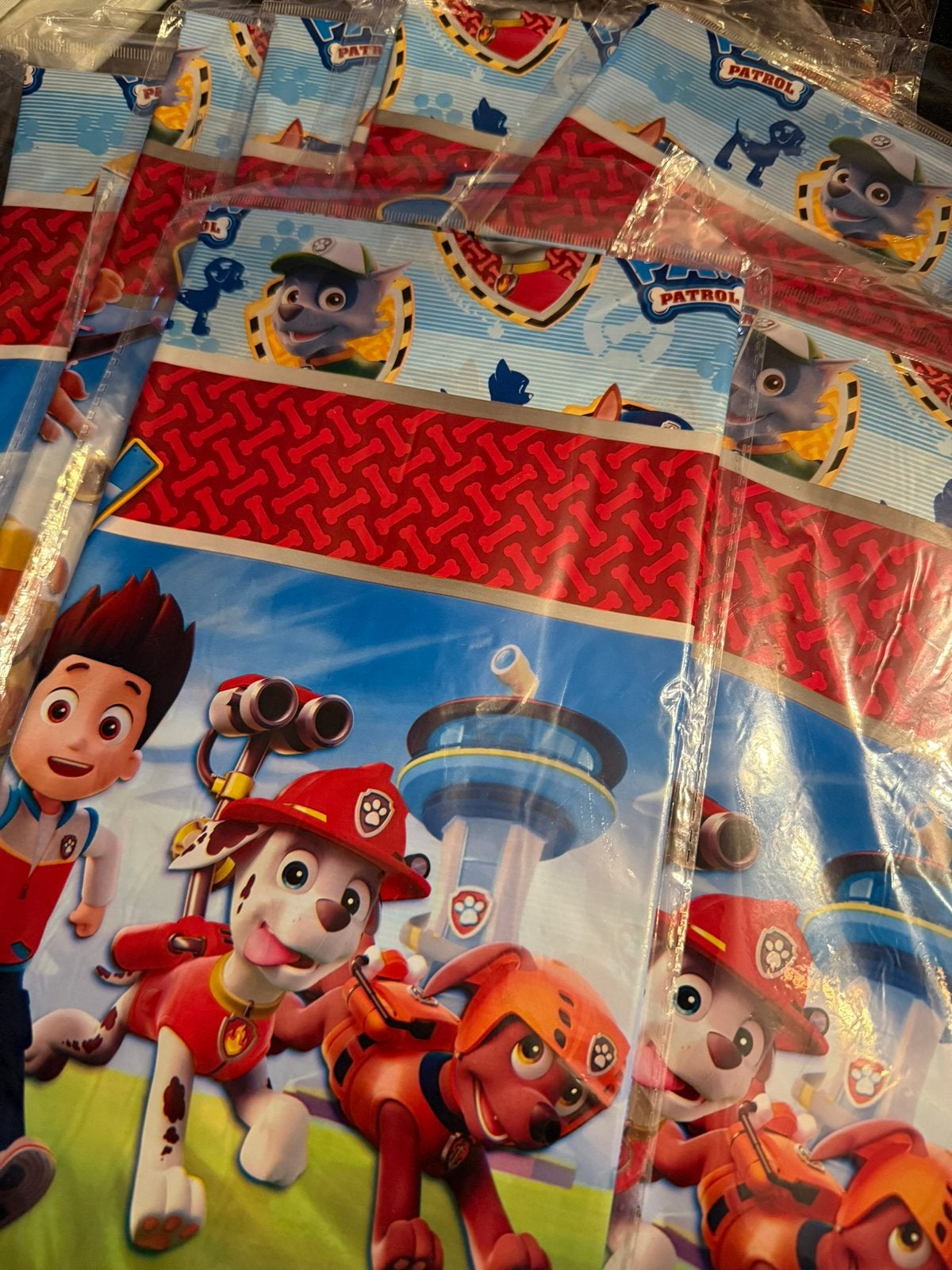 Paw Patrol plastic wegwerp tafelkleed, Hobby en Vrije tijd, Ophalen of Verzenden, Nieuw, Versiering, Verjaardag