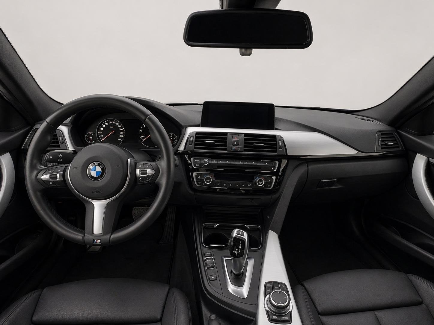 BMW 3-serie Touring 318i M Sport| CruiseControl|Schuifdak|Na, Automaat, Gebruikt, Met garantie (alle), 1465 kg