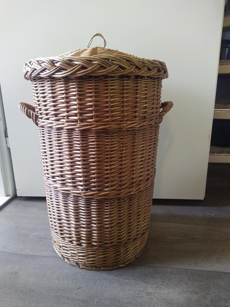 Mooie rieten wasmand, Ophalen of Verzenden, Zo goed als nieuw, Rond, Riet