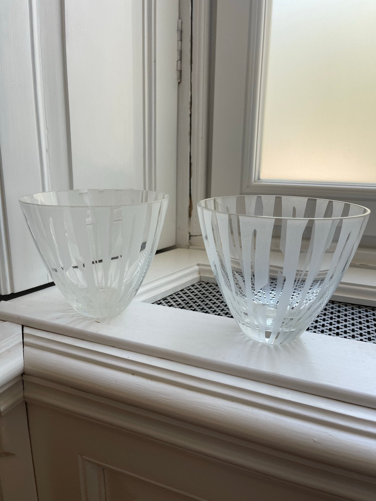 Set van 2 Reijmyre Zweden handgemaakte glazen vazen/kommen, Ophalen