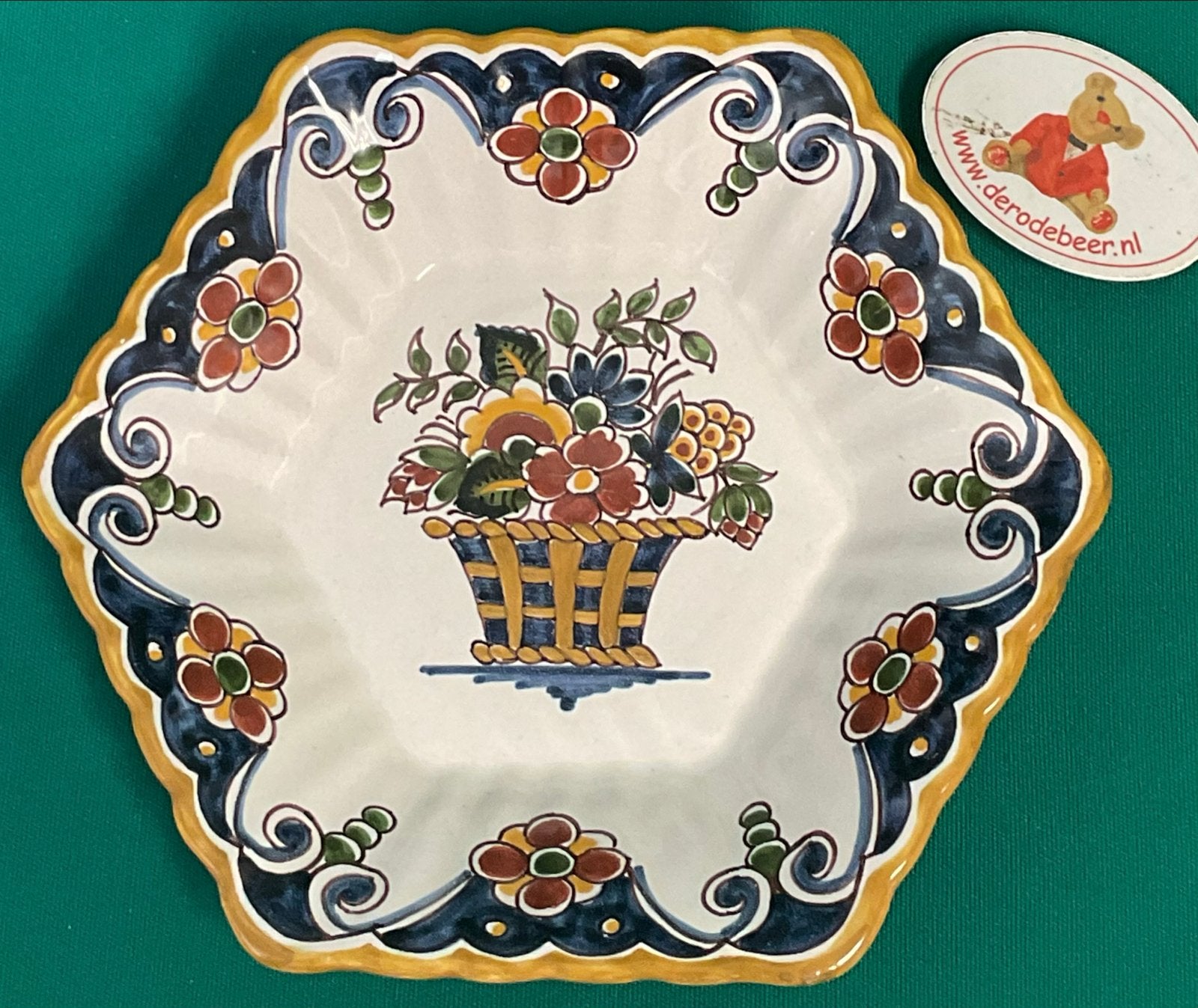 Makkum Tichelaar Aardewerk Schaal Bloemenmand, Ophalen of Verzenden