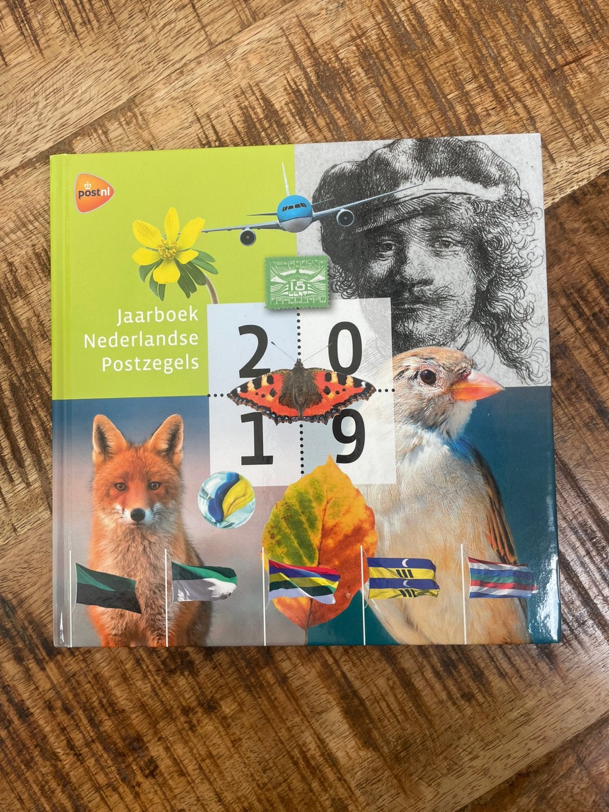 2019 Jaarboek Nederland Nu: € 105,00 Compleet met zegels.PF., Postzegels en Munten, Ophalen of Verzenden, Na 1940, Postfris