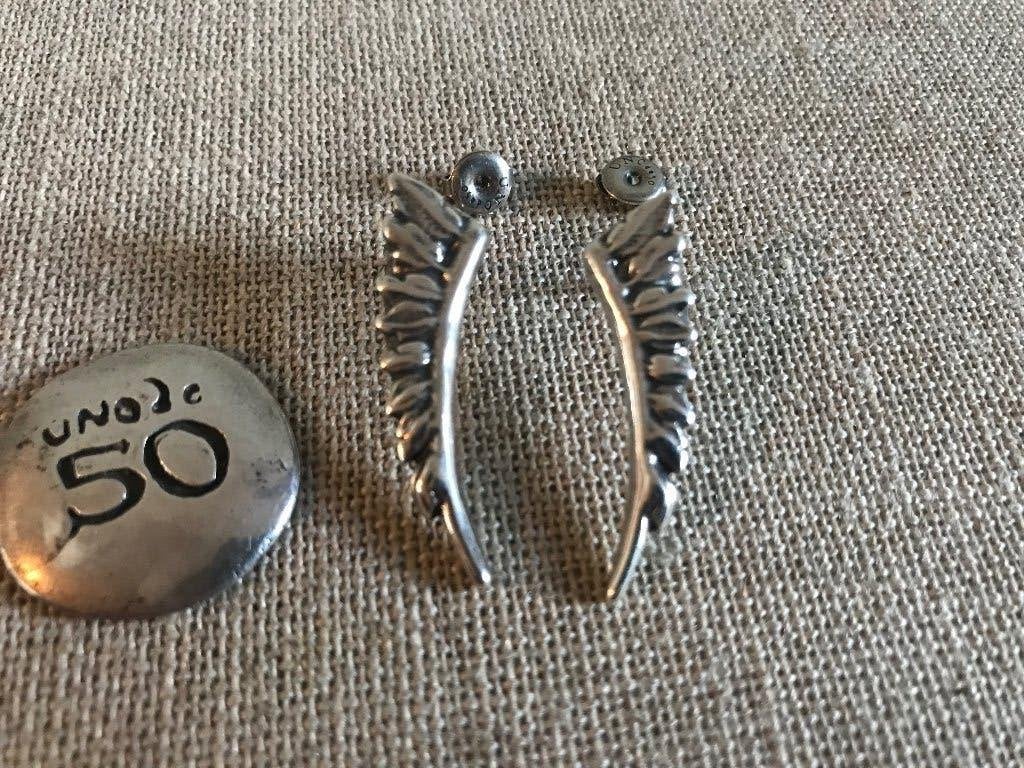 Uno de 50 oorbellen (123) feather in the breeze, Sieraden, Tassen en Uiterlijk, Oorbellen, Overige materialen, Nieuw, Ophalen of Verzenden
