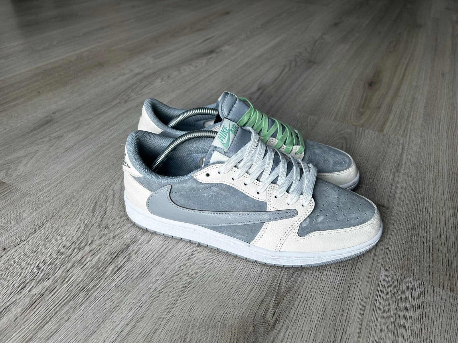 Nike Air Jordan 1 Low Travis Scott | 44, Ophalen of Verzenden, Zo goed als nieuw, Sneakers of Gympen