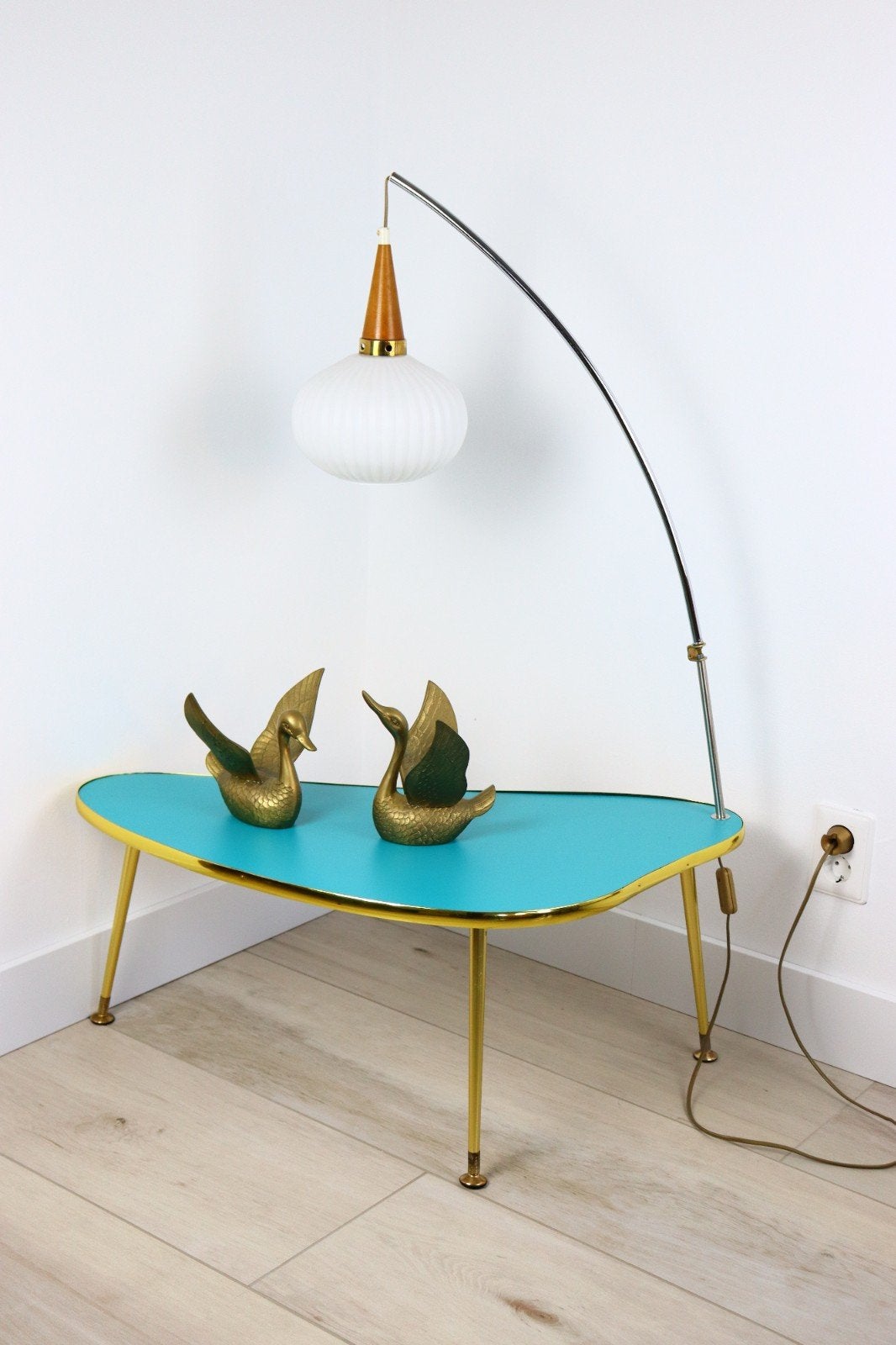 Bijzonder vintage bijzettafel met lamp, Ophalen of Verzenden, Gebruikt, Vintage, Mid-century Modern, Retro
