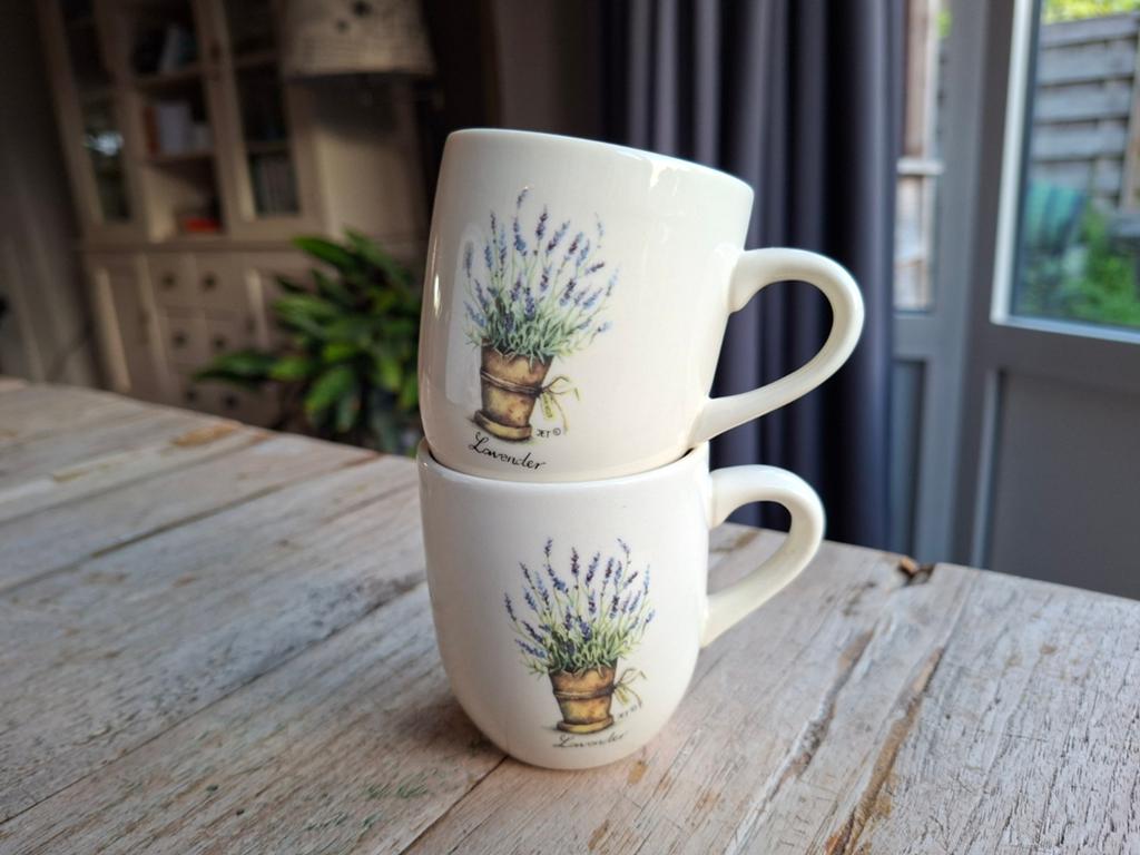 Nieuw! Set van 2 Jet ter Steege Lavender mokken, Huis en Inrichting, Ophalen of Verzenden, Nieuw, Overige stijlen, Kop(pen) en/of Schotel(s)
