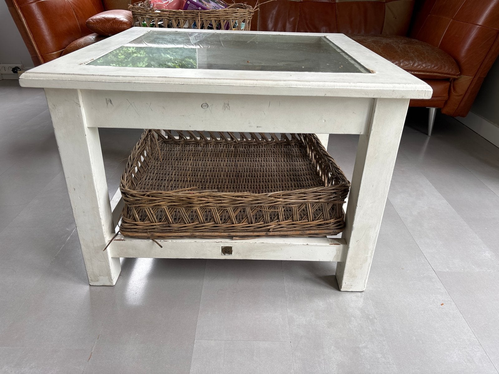 Riviera Maison bijzettafel met mand, Ophalen, Gebruikt, 50 tot 100 cm, Vierkant