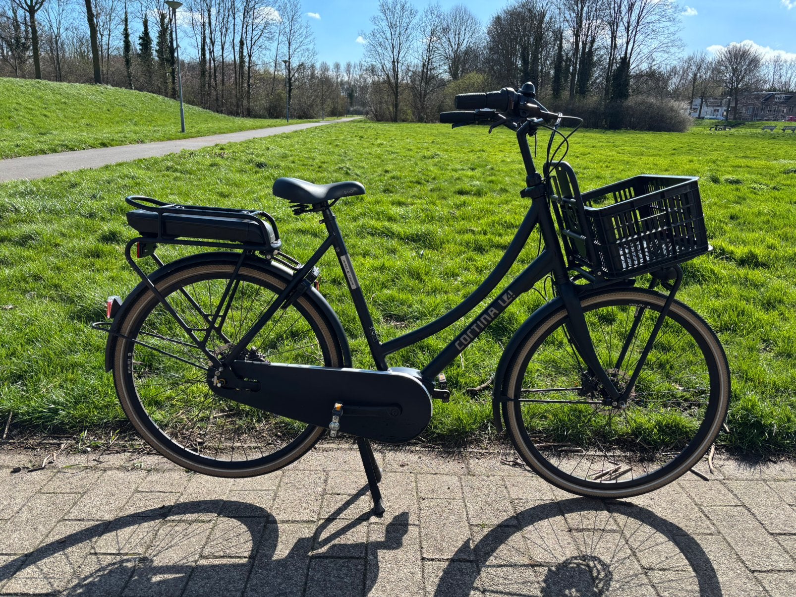 Cortina EU4 e-bike zwart middenmotor damesmodel, Fietsen en Brommers, Elektrische fietsen, Ophalen, Zo goed als nieuw, Cortina