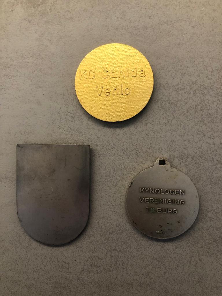 Vintage Kynologie Medailles - KC Canida Venlo & Tilburg, Ophalen of Verzenden, Overige materialen