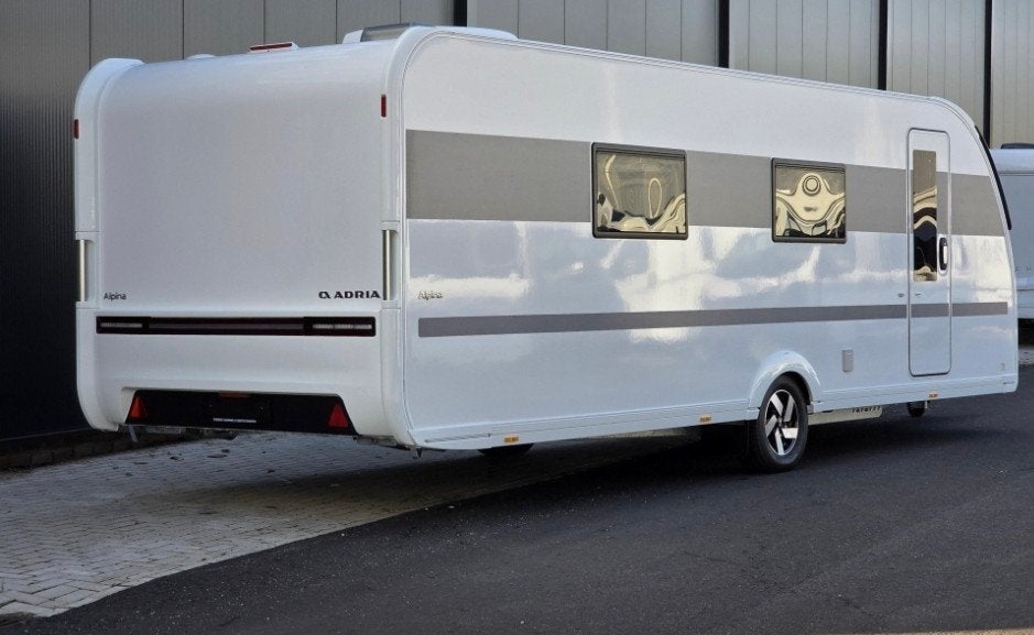 Luxe Adria Alpina 663ht caravan met queensbed en rondzit, Rondzit, Luifel, Particulier, Adria