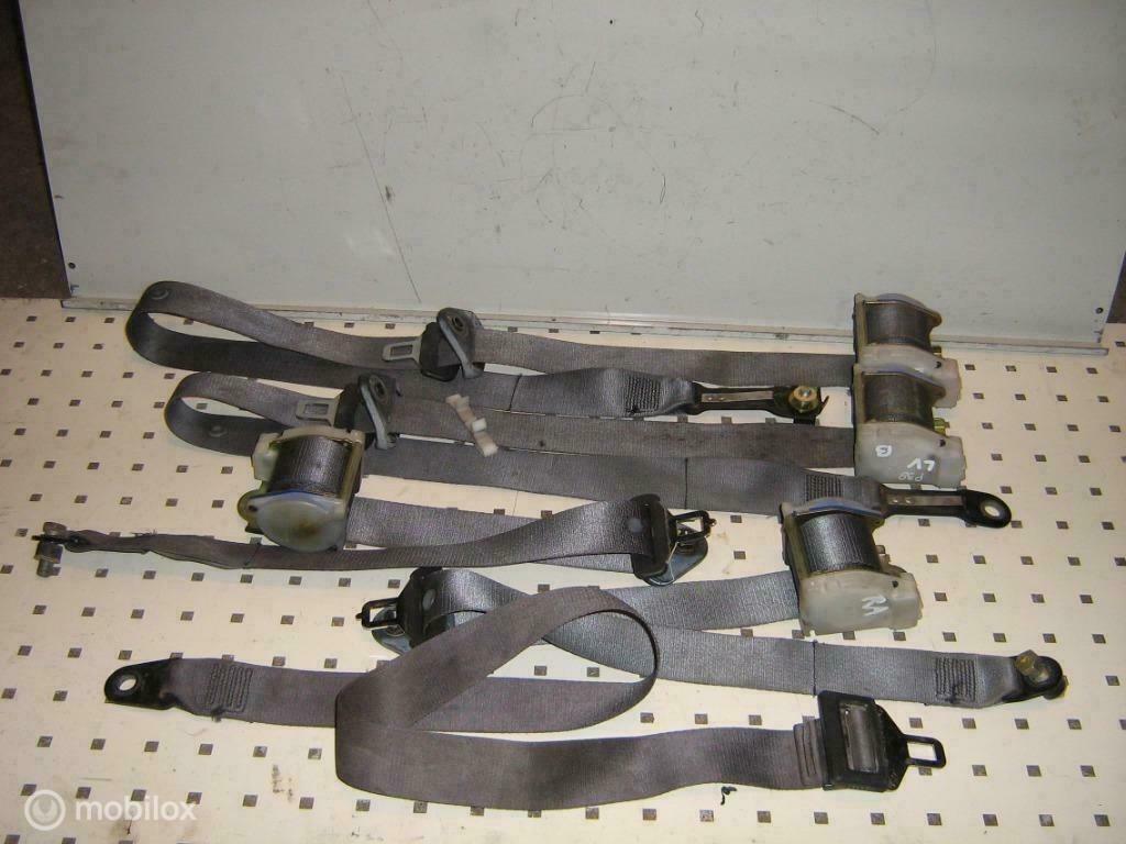 Gordels Range Rover P38 Gordel houder inklikker, Auto-onderdelen, Land Rover, Ophalen of Verzenden, Gebruikt, Land Rover