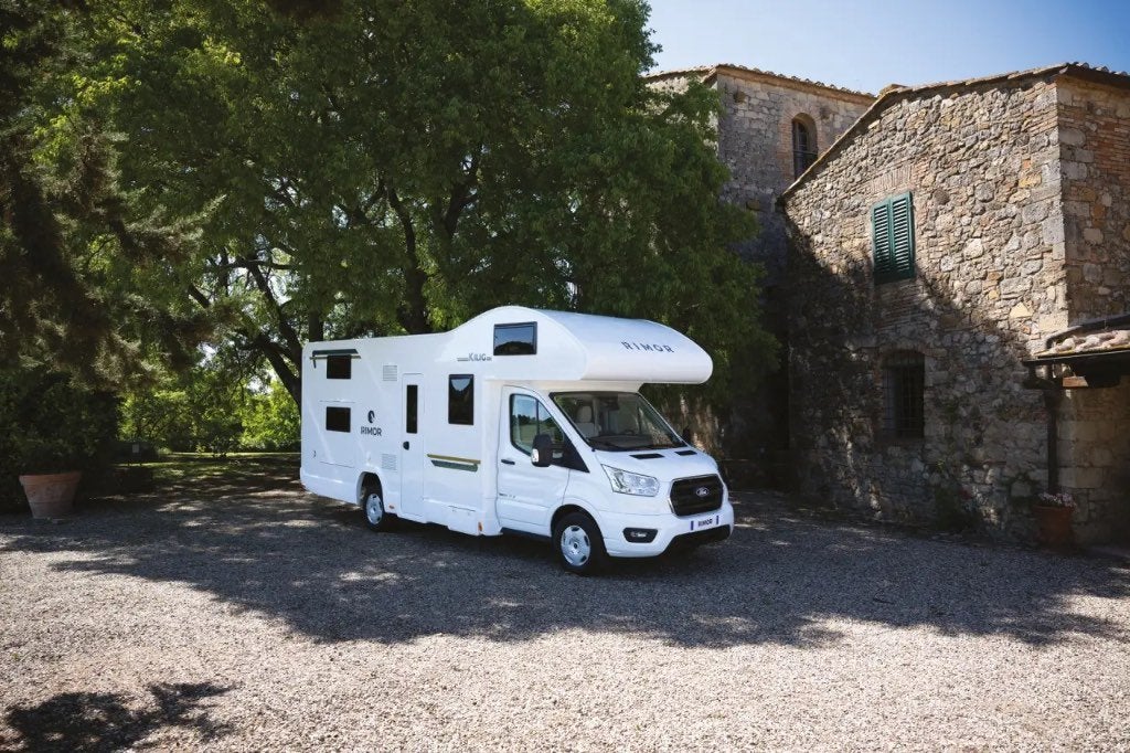 Luxe camper uit 2026 met 6 vaste bedden, Automaat, Alkoof, Ford, Bedrijf