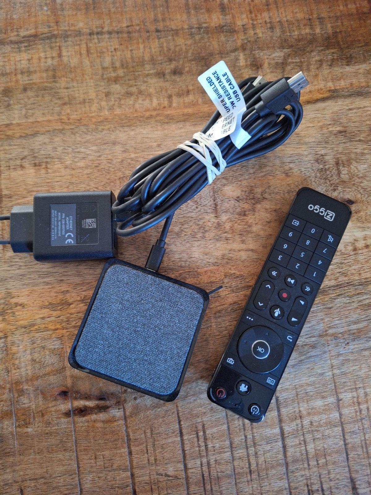 Ziggo Mediabox Next Mini met afstandsbediening, Ophalen, Zo goed als nieuw, Decoder