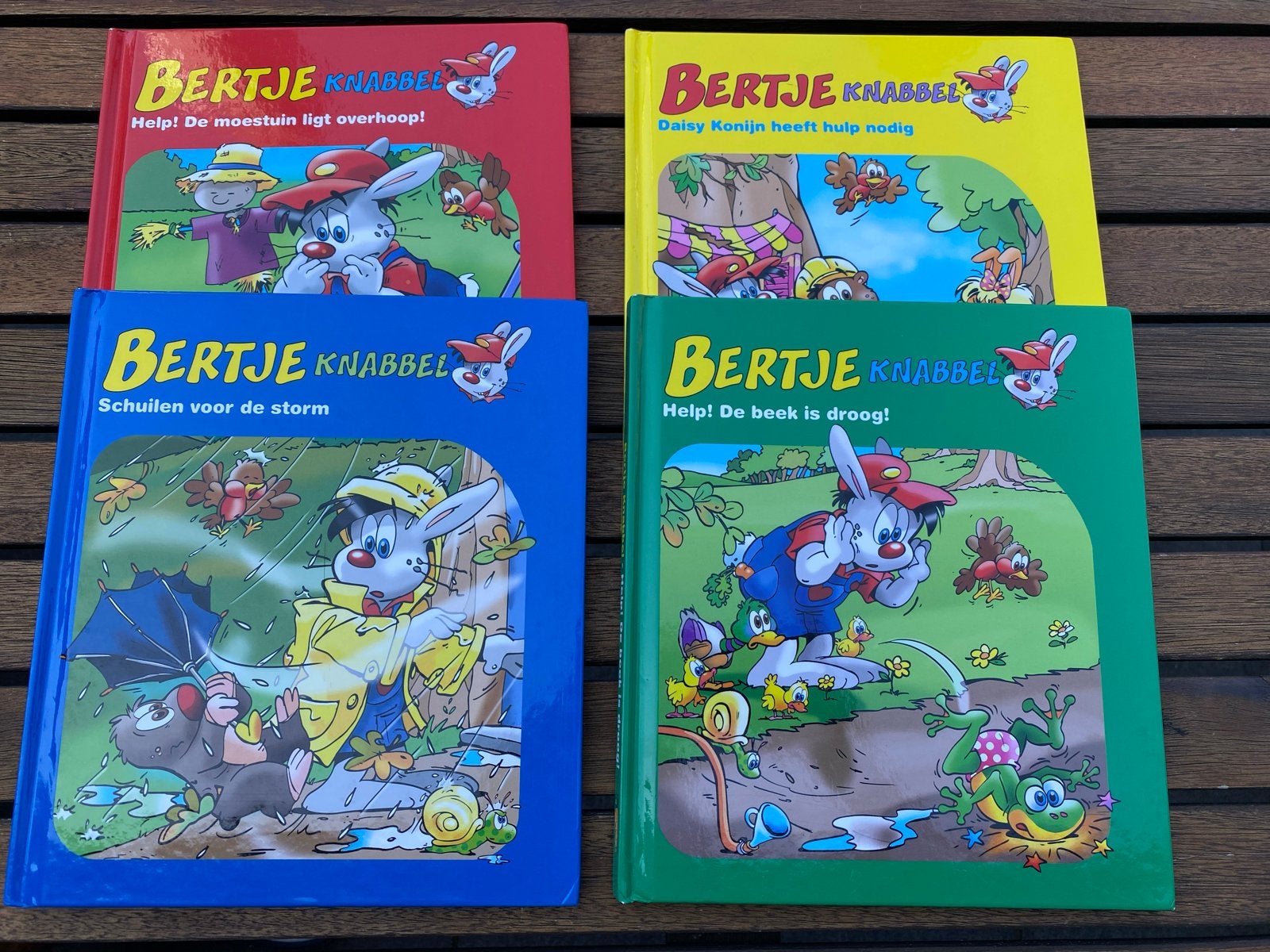 Bertje Knabbel Boeken Set - 4 delen zo goed als nieuw, Boeken, Ophalen, Zo goed als nieuw, Fictie algemeen