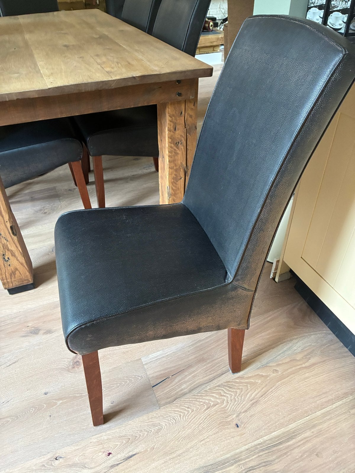 6 eetkamerstoelen met kunststof bekleding, Huis en Inrichting, Kunststof, Gebruikt, Zwart, Ophalen of Verzenden