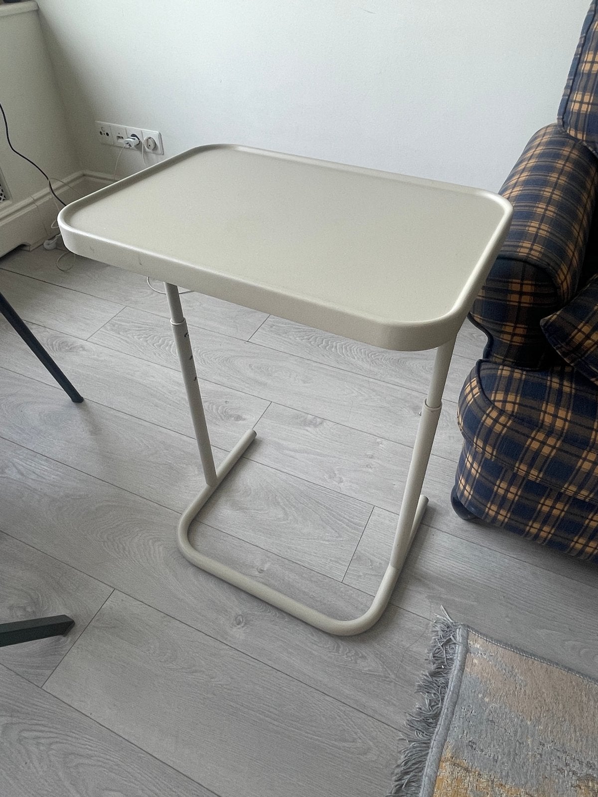 foldable side table, Huis en Inrichting, Tafels | Bijzettafels, Gebruikt, Rechthoekig, 60 cm of meer, 55 tot 75 cm, Metaal of Aluminium