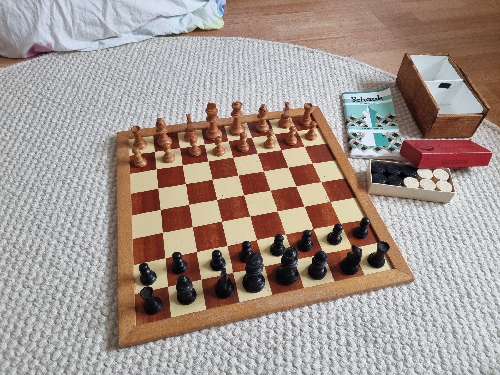 Vintage Homas Schaakset met Dambord en Damstenen - Jaren '80, Een of twee spelers, Ophalen of Verzenden, Gebruikt, Homas Spelen
