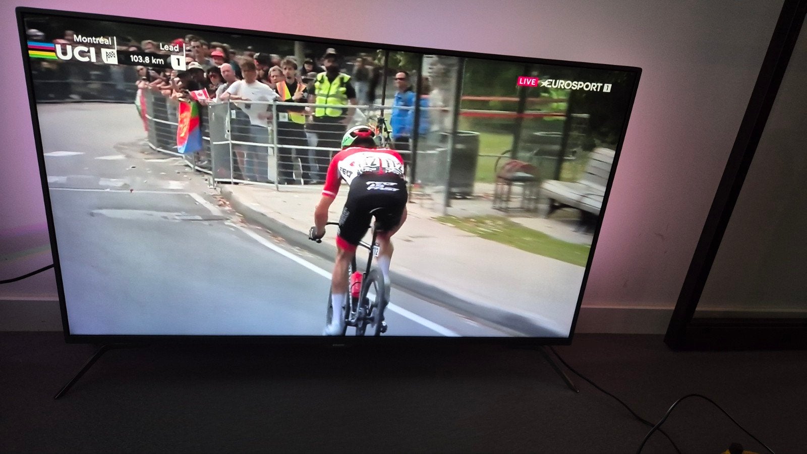 Foto 6 van 49 inch Philips PUS49/7909 Ambilight TV - 100% functioneel